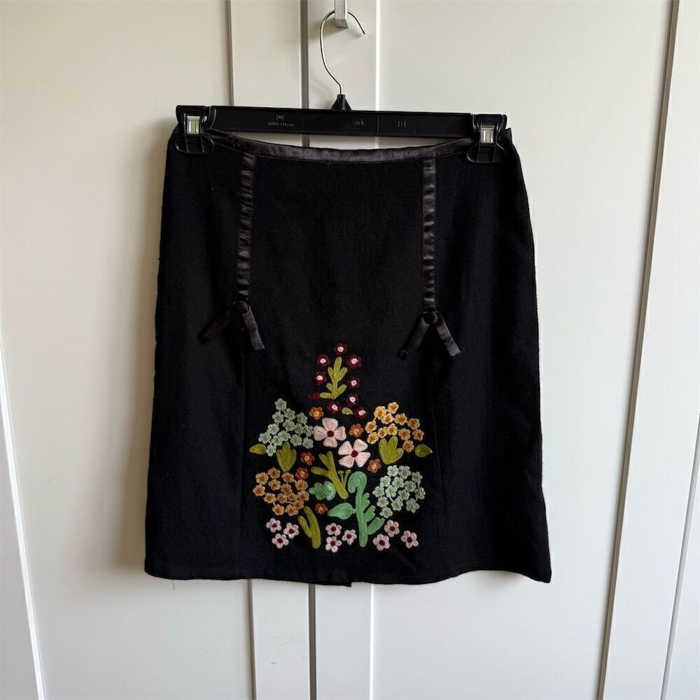 Persaman New York Women's Black Floral Embroidered mini Length Wool Skirt 4